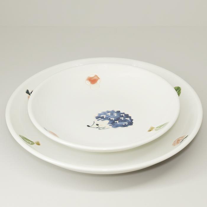 砥部焼 5寸皿 ハリネズミ おしゃれ かわいい 取皿 丸皿 動物 陶器 和食器 手作り 窯元 輝山窯 kizan-001 | 8枚目